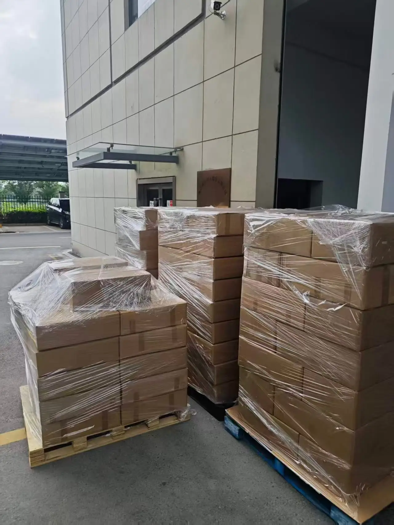 LITEN outer cartons sealed with stretch film for shipment